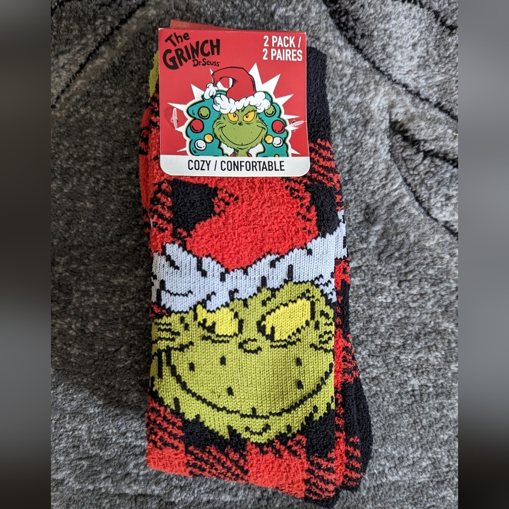 Ladies Size 5-10 cozy Grinch socks brand new pack of 2